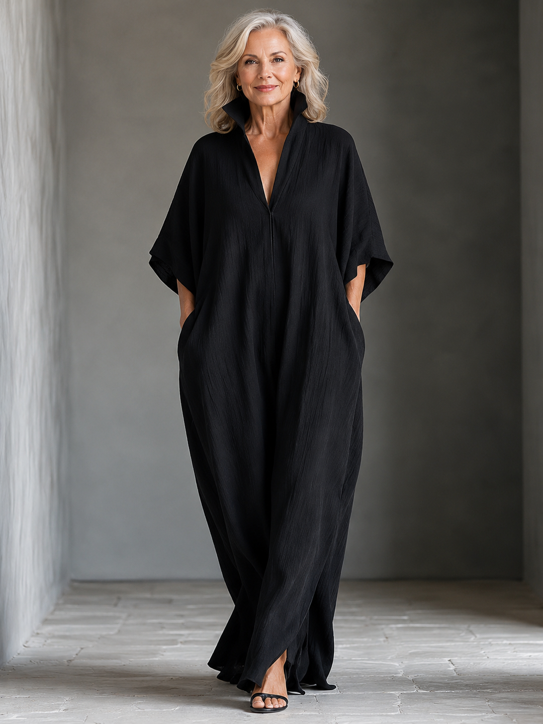 Costanza | Maxi black dress with kimono sleeves and V-neck