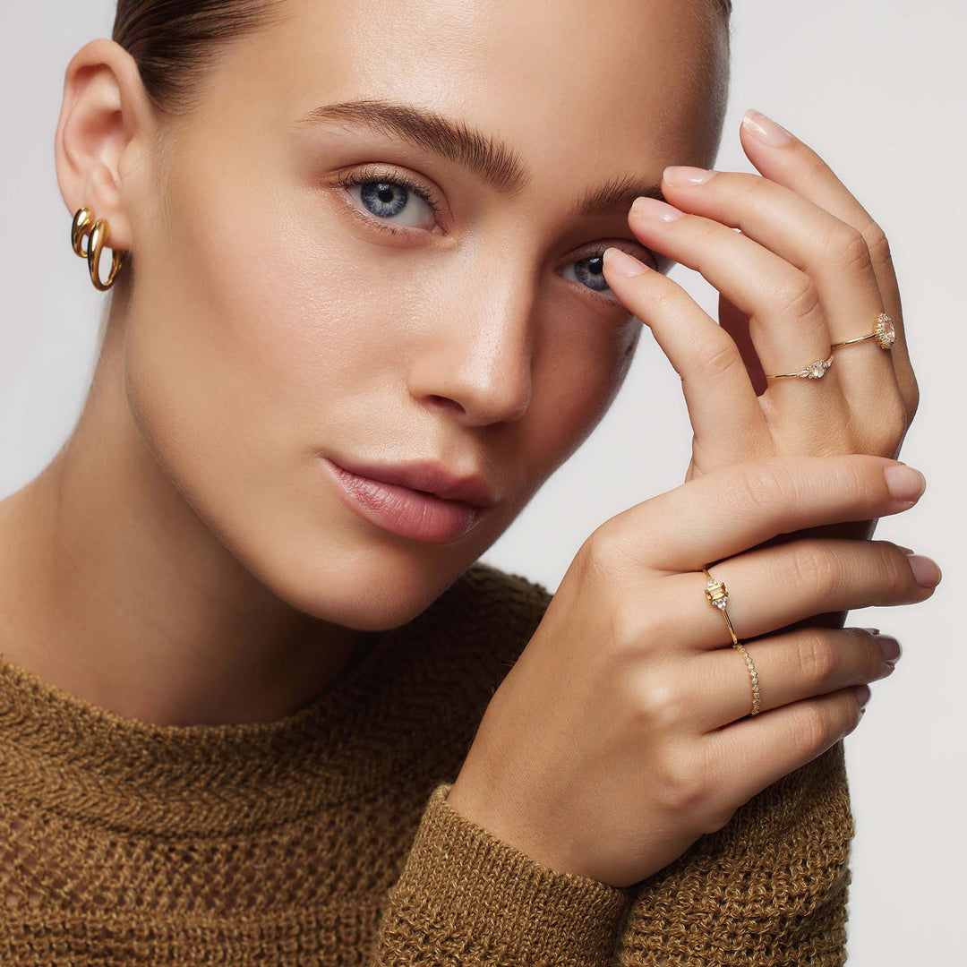 Clara | Violet Diamond Ring 18k Gold