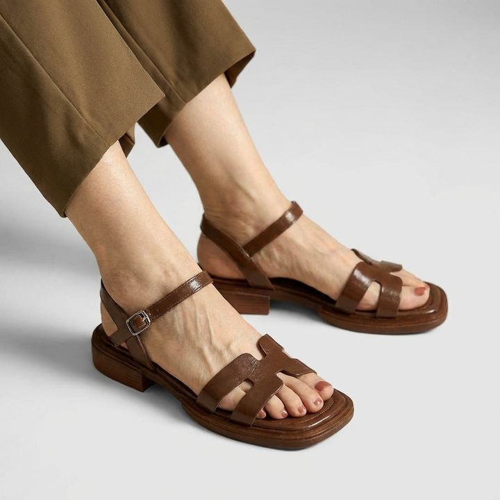 Deliane | Sophisticated Flat Sandals